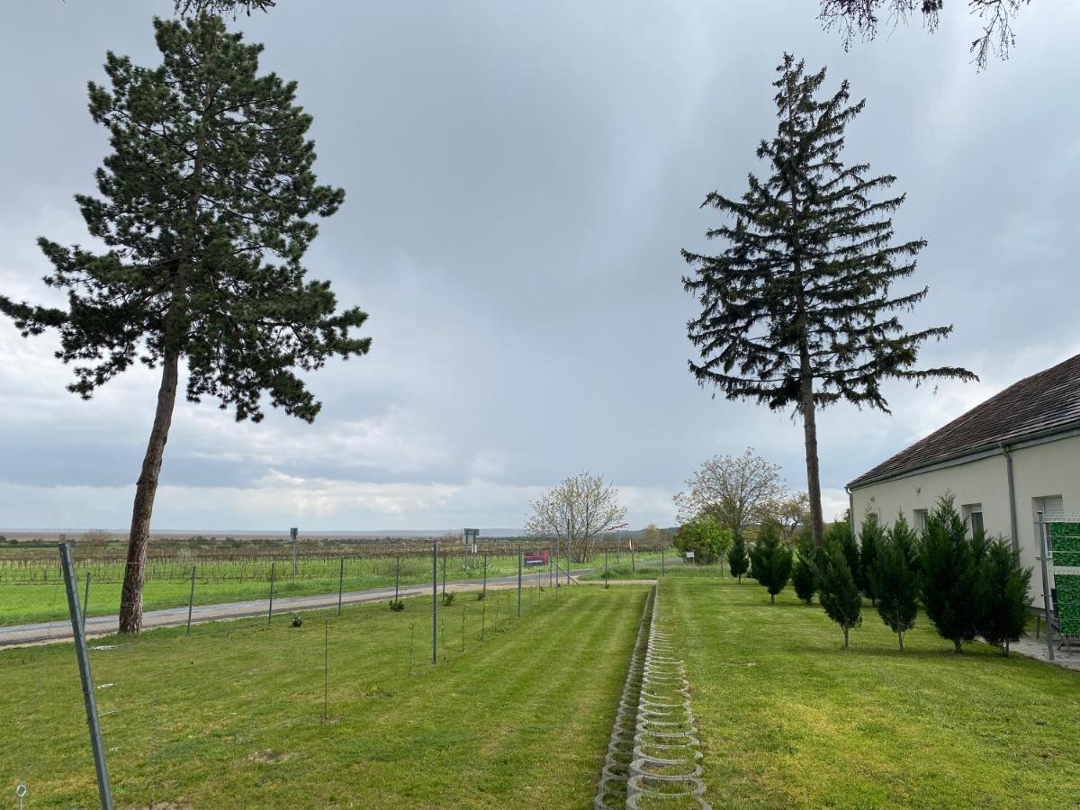 Harol Home & Bike Fertőrákos Екстериор снимка