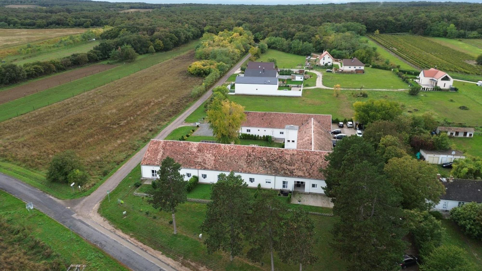 Harol Home & Bike Fertőrákos Екстериор снимка